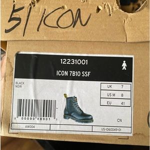 Brand New in Box Size 8 steel toe Dr Martens